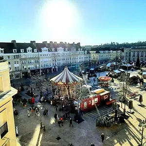 F2 Avec Sauna, Vue D'exception Place De La Mairie Beauvais
