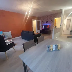  Appartamento 5 Personnes 52m2 Avec Grand Salon Et 1 Chambre Proche Aeroport Et Gare